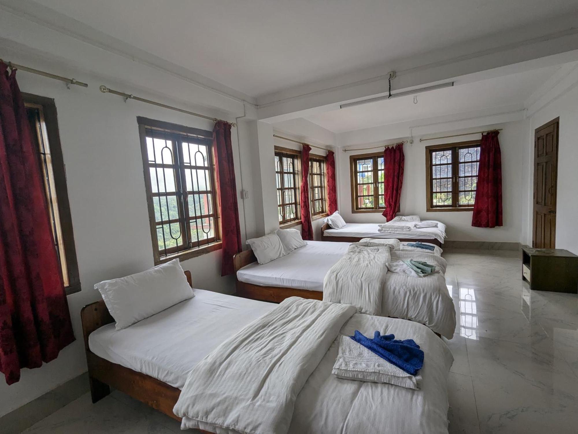 Dovipie Inn Kohima Eksteriør bilde